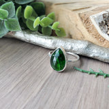 Chrome Diopside Ring, Faceted, Teardrop