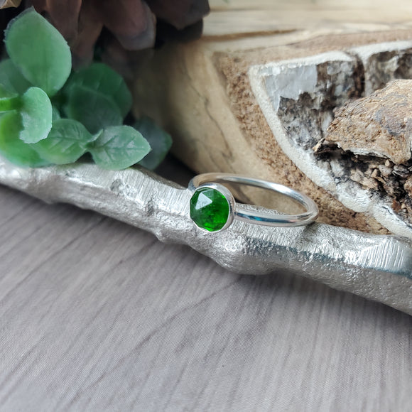 Chrome Diopside Ring, Faceted